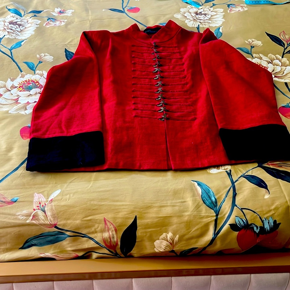 Peacock Ways red and black kimo jacket medium